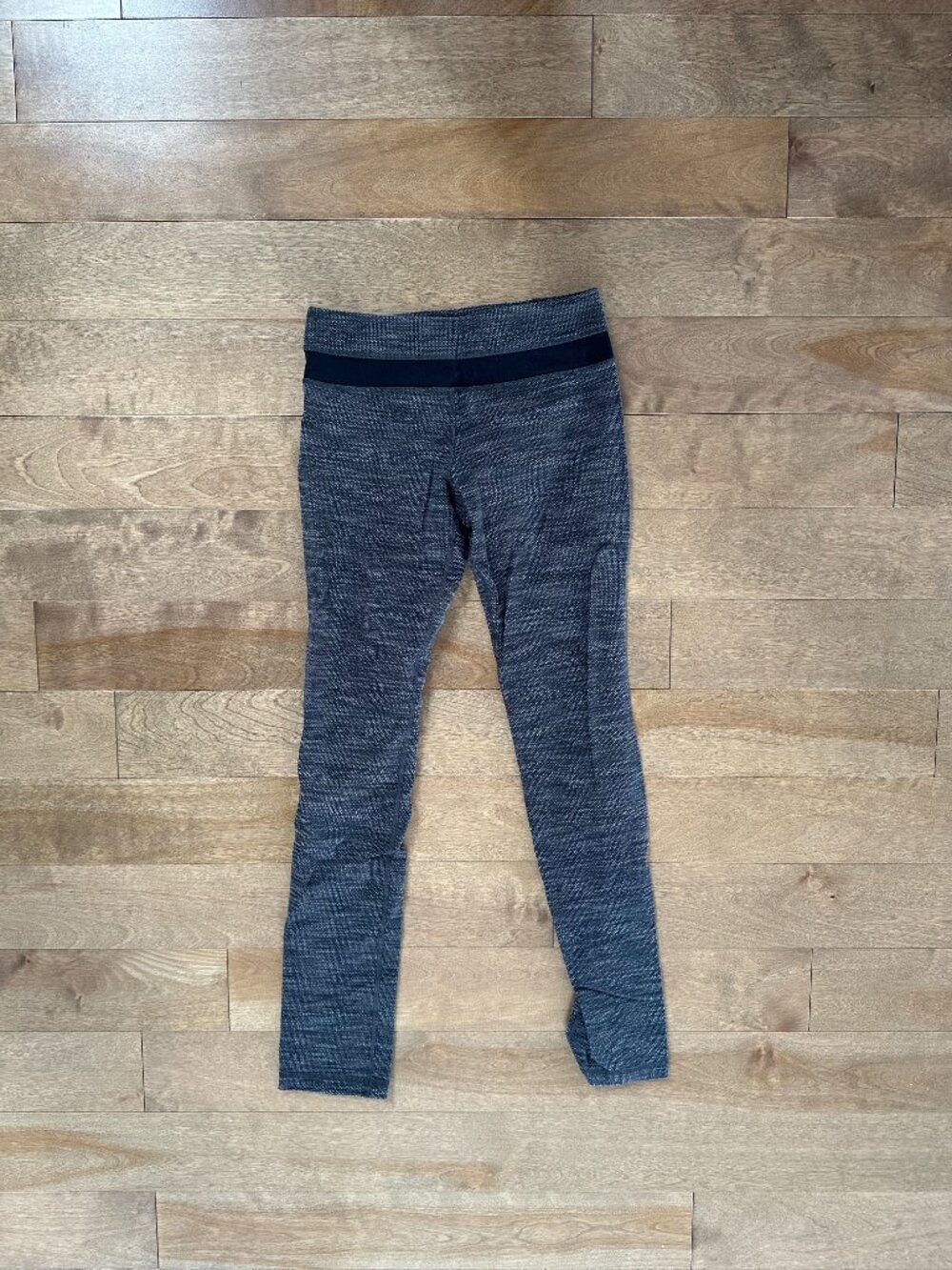 Lululemon Skinny Groove Pant in Diamond Dot Black/White